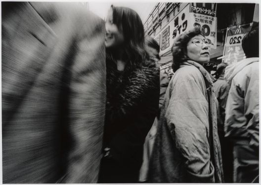 Лица во толпата (2)